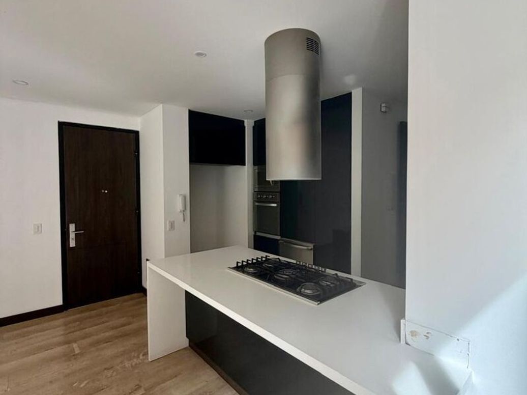 Apartamento de 3 alcobas en arriendo en Chico, Bogotá, 110 m² · foto 3 de 18