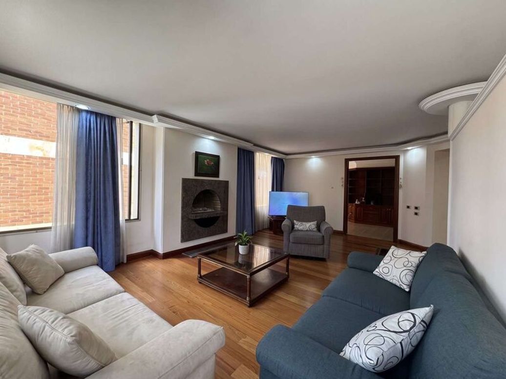 Apartamento de 2 alcobas en arriendo en San Patricio, Bogotá, 165 m² · foto 2 de 17