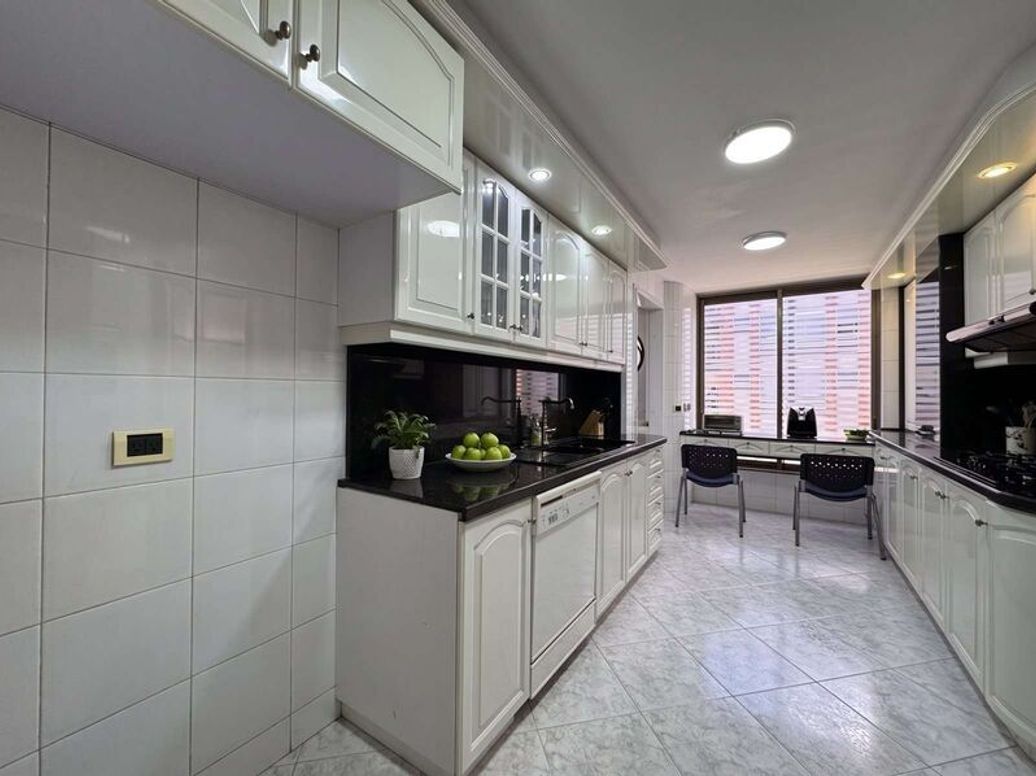 Apartamento de 2 alcobas en arriendo en San Patricio, Bogotá, 165 m² · foto 5 de 17