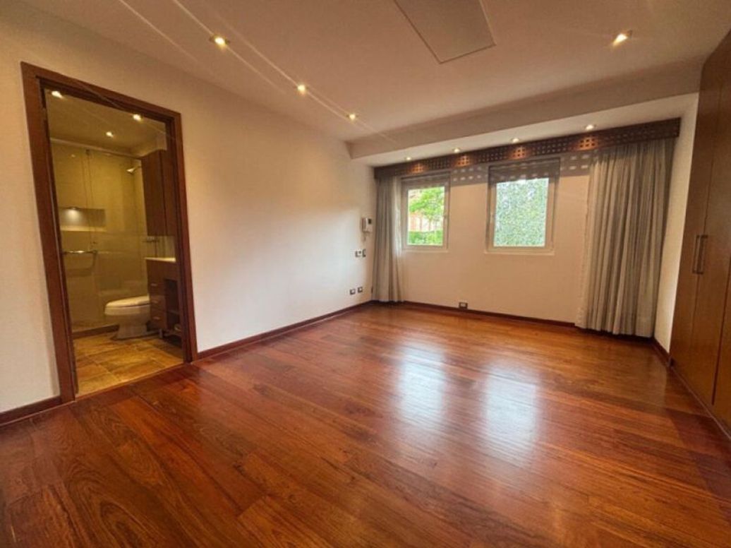 Apartamento de 3 alcobas en arriendo en Las Acacias, Bogotá, 264 m² · foto 4 de 16