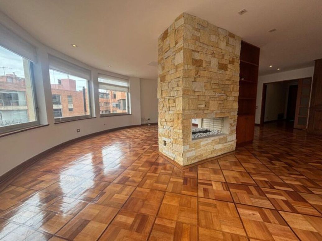 Apartamento de 3 alcobas en arriendo en Las Acacias, Bogotá, 264 m² · foto 2 de 16