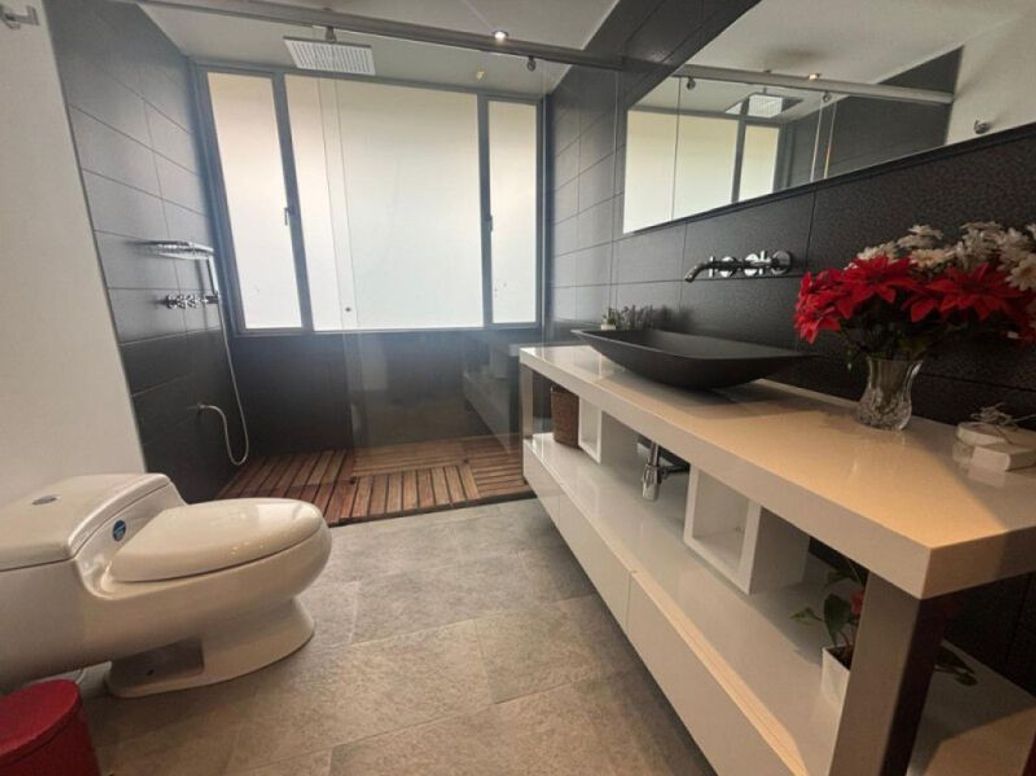Apartamento de 3 alcobas en arriendo en Las Acacias, Bogotá, 264 m² · foto 15 de 16
