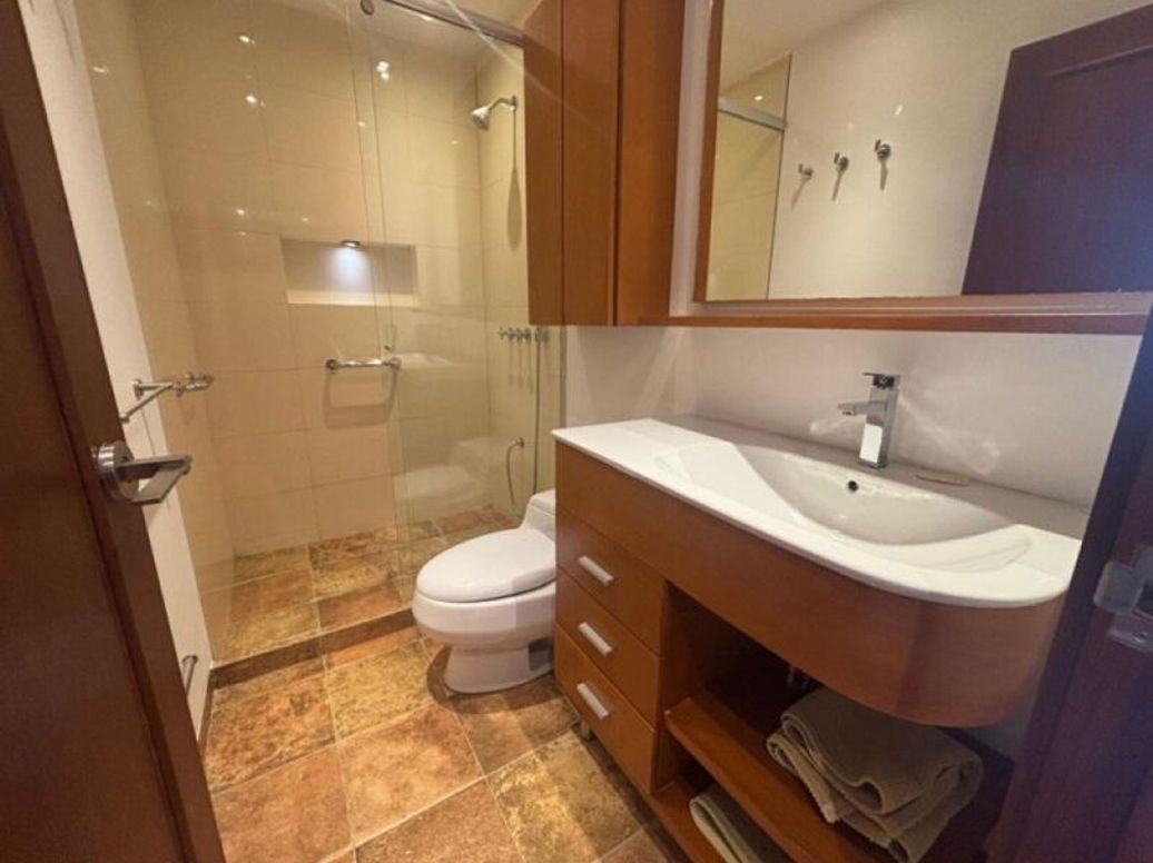 Apartamento de 3 alcobas en arriendo en Las Acacias, Bogotá, 264 m² · foto 13 de 16