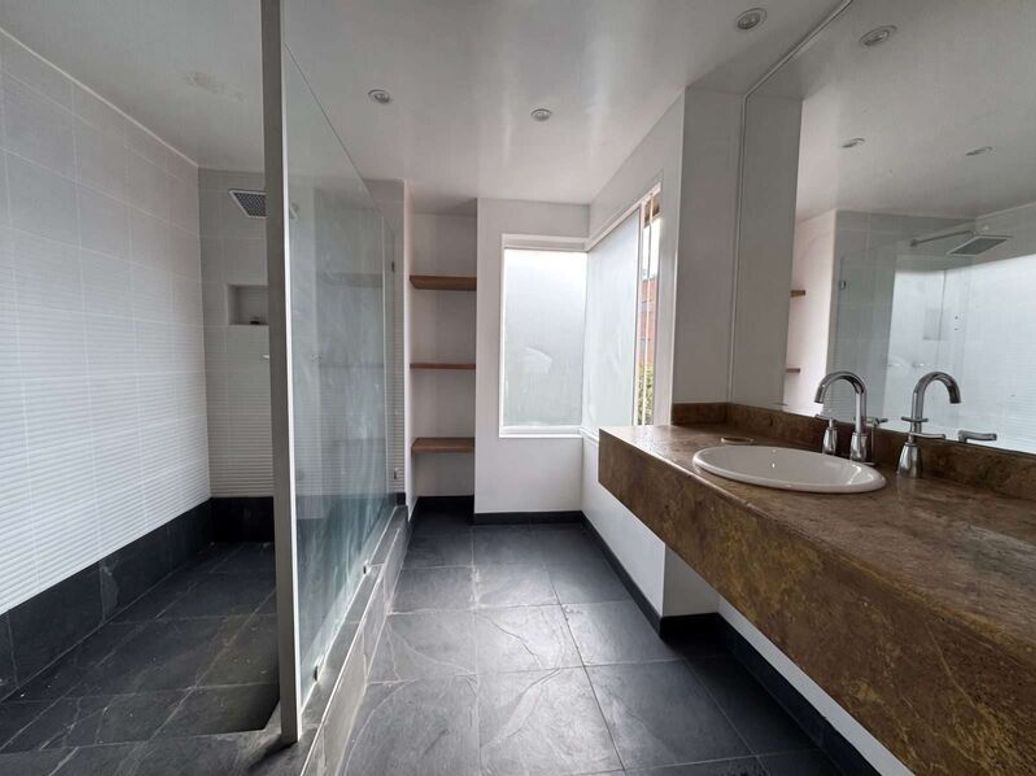 Apartamento de 3 alcobas en arriendo en Bellavista, Bogotá, 156 m² · foto 18 de 20