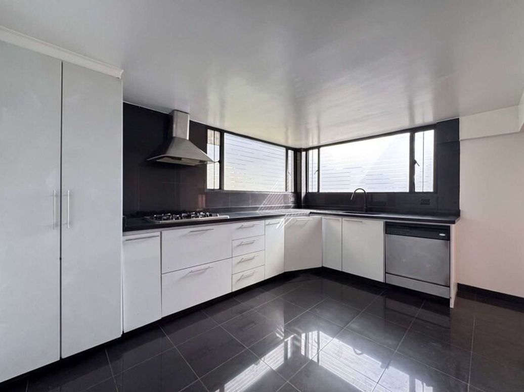 Apartamento de 3 alcobas en arriendo en Bellavista, Bogotá, 156 m² · foto 4 de 20