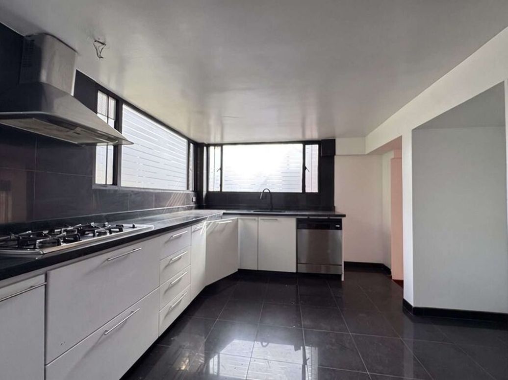 Apartamento de 3 alcobas en arriendo en Bellavista, Bogotá, 156 m² · foto 5 de 20