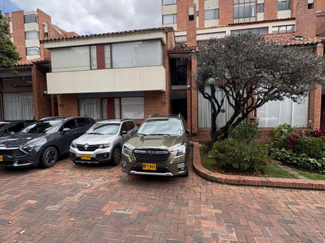 Casa de 4 alcobas en venta en Cedritos, Bogotá, 200 m² · foto 2 de 20