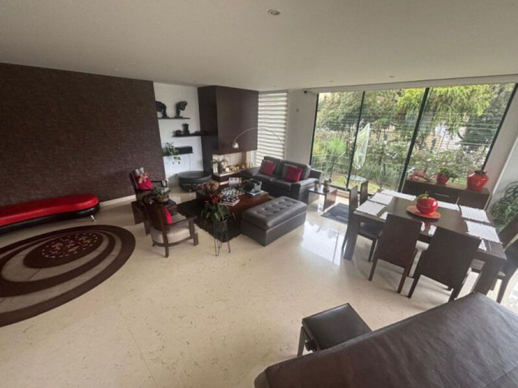 Casa de 4 alcobas en venta en Niza Suba, Bogotá, 380 m² · foto 2 de 20