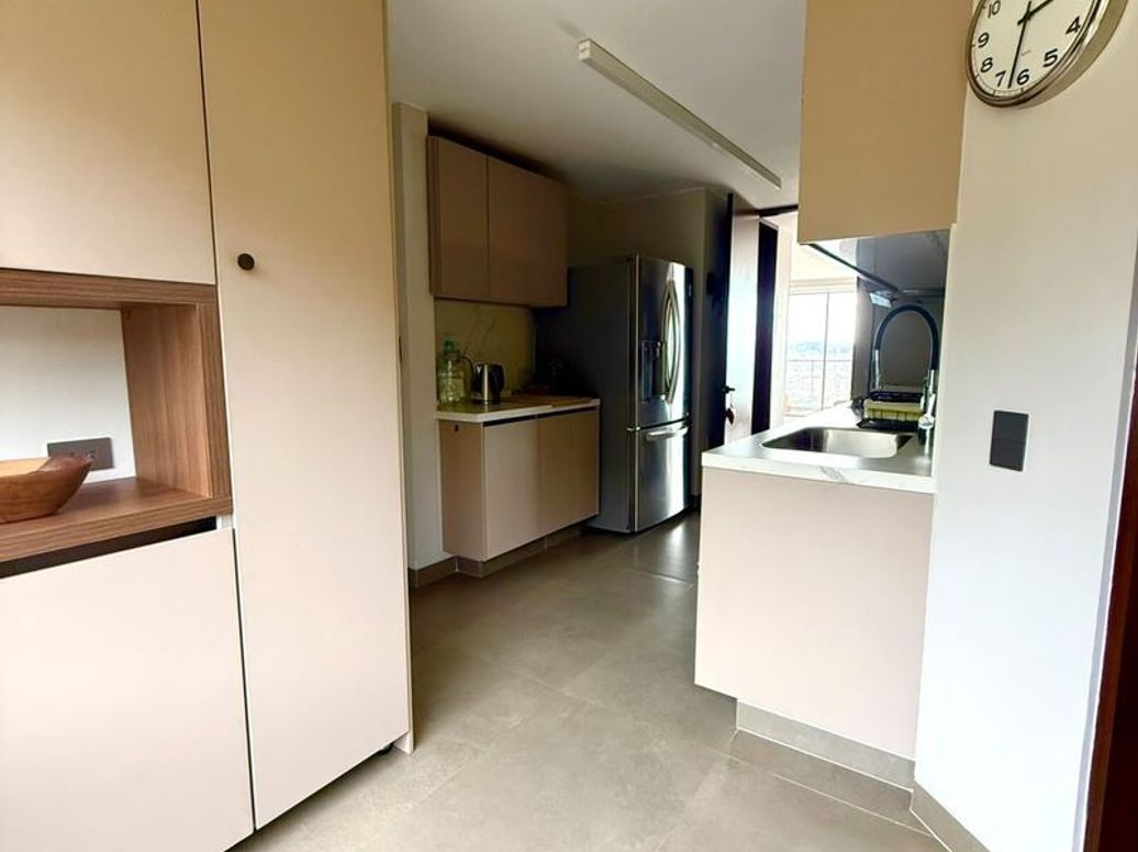 Apartamento de 3 alcobas en venta en A.S.D., Bogotá, 183 m² · foto 4 de 18