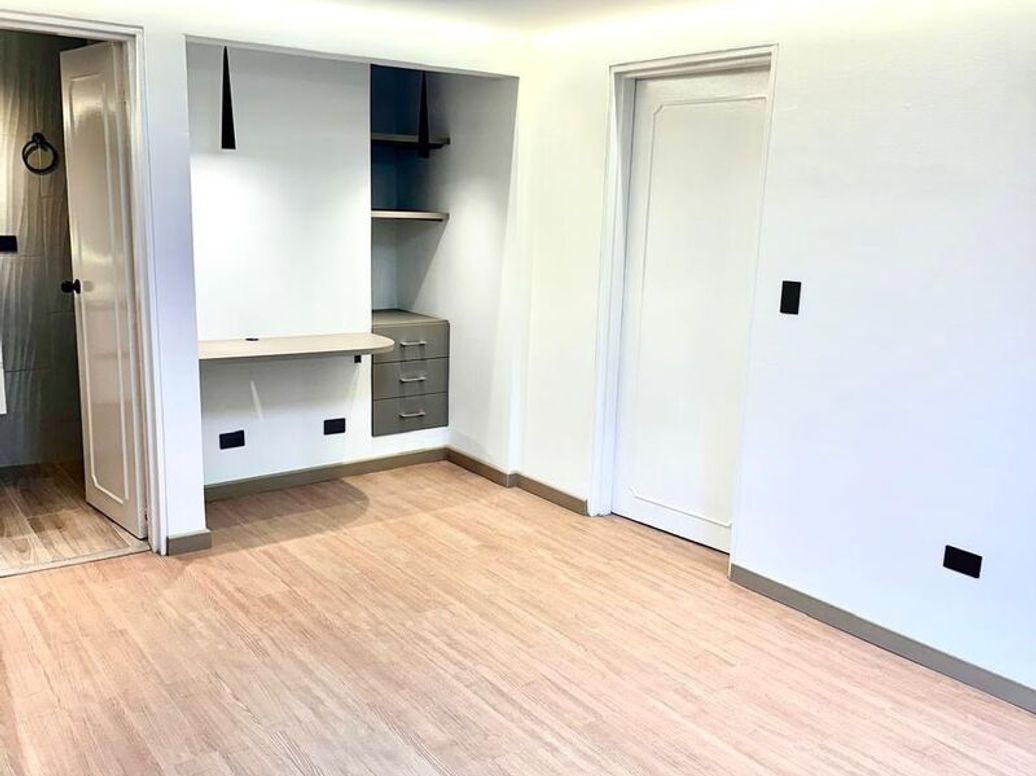 Apartamento de 1 alcoba en venta en Chicó Norte, Bogotá, 46 m² · foto 2 de 14