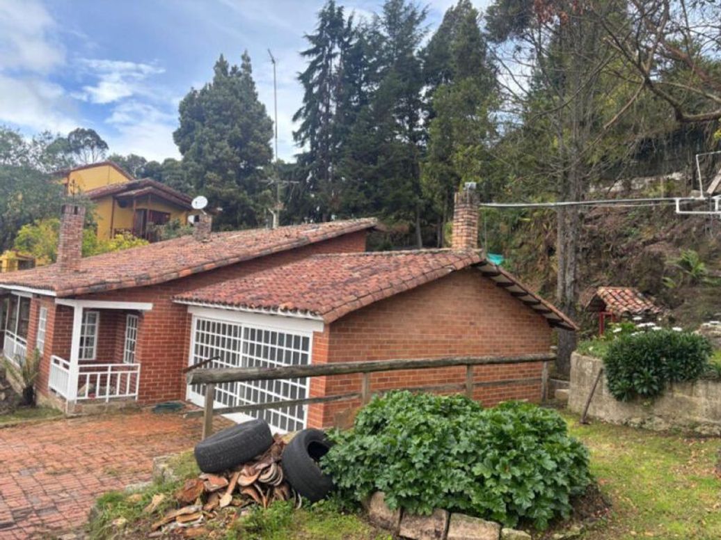 Casa de 3 alcobas en venta en San Isidro, Bogotá, 270 m² · foto 2 de 19
