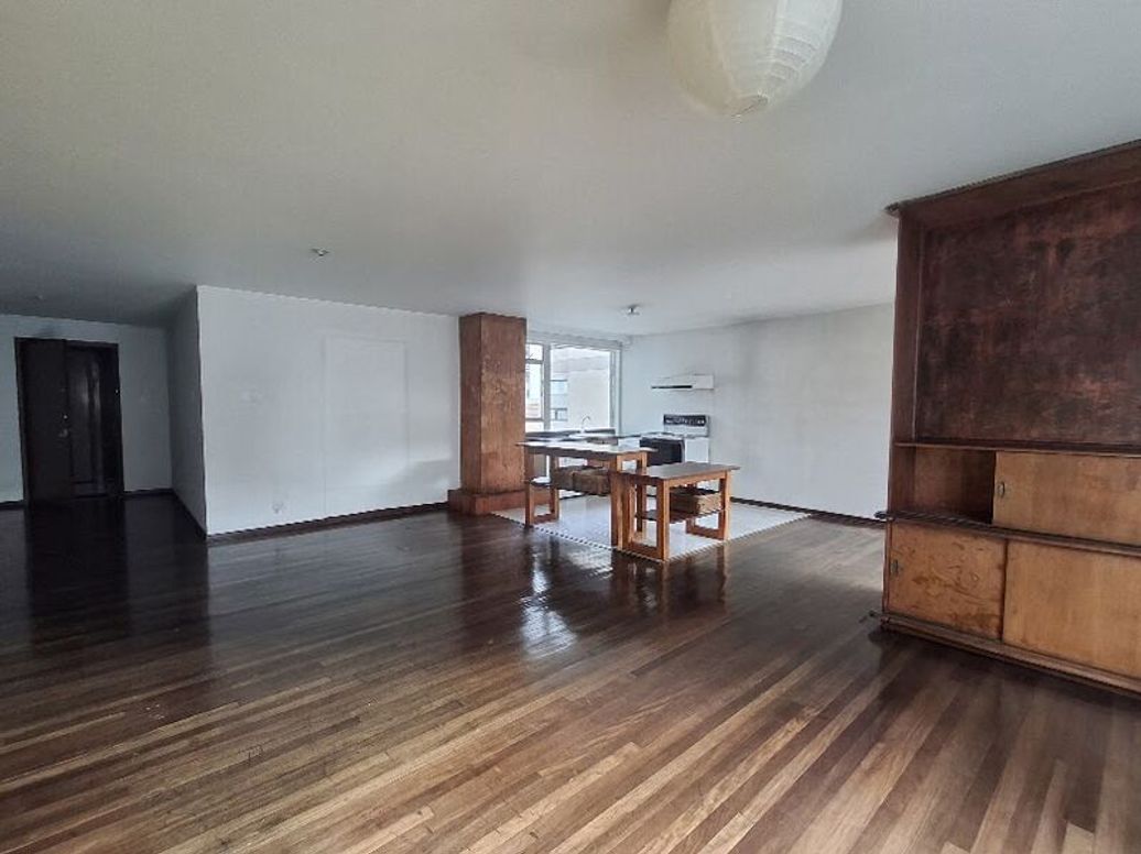 Apartamento de 2 alcobas en venta en San Diego, Bogotá, 165 m² · foto 2 de 20