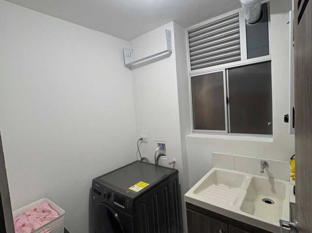 Apartamento de 2 alcobas en venta en La Esperanza, Bogotá, 68 m² · foto 4 de 15