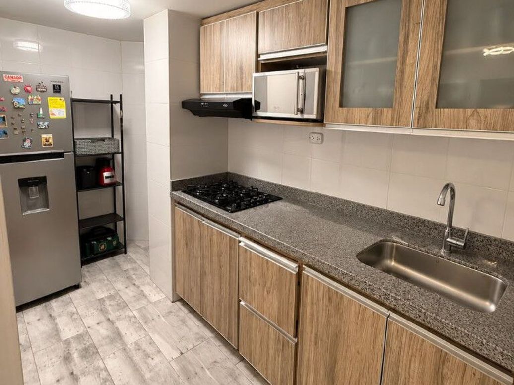 Apartamento de 3 alcobas en venta en El Recuerdo, Bogotá, 69 m² · foto 3 de 16