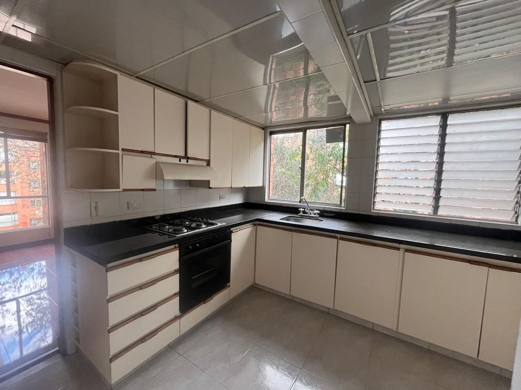 Apartamento de 3 alcobas en venta en Casa Blanca Suba, Bogotá, 81 m² · foto 7 de 20