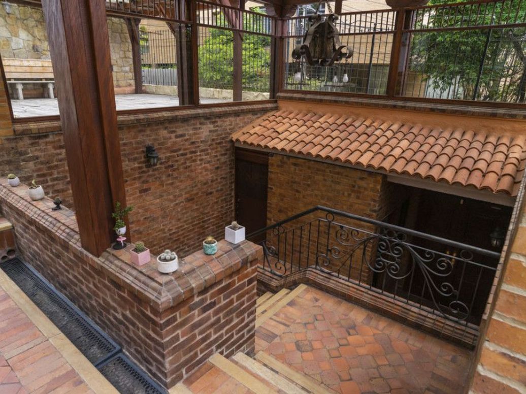 Casa de 3 alcobas en venta en El Seminario, Bogotá, 940 m² · foto 2 de 20