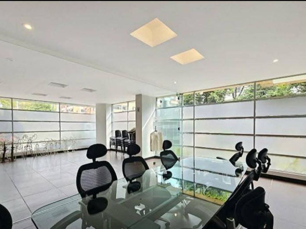 Apartaestudio en venta en Santa Barbara Central, Bogotá, 65 m² · foto 8 de 9