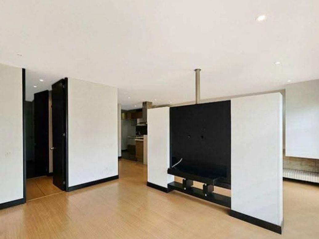 Apartaestudio en venta en Santa Barbara Central, Bogotá, 65 m² · foto 5 de 9