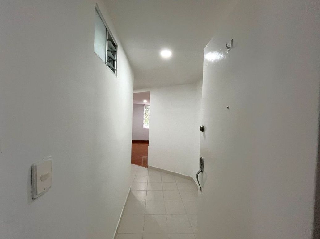 Apartamento de 2 alcobas en venta en Pardo Rubio, Bogotá, 59 m² · foto 2 de 20
