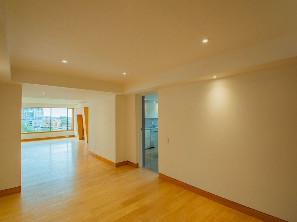 Apartamento de 3 alcobas en arriendo en Chicó Norte, Bogotá, 270 m² · foto 3 de 20