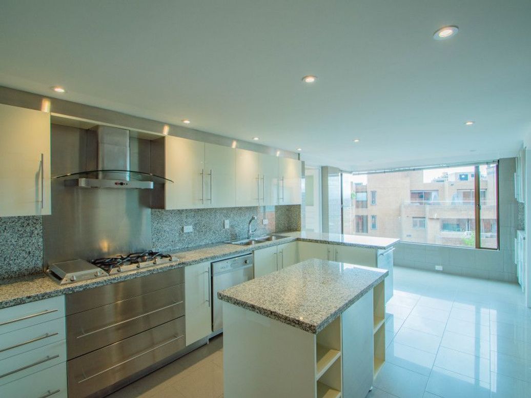 Apartamento de 3 alcobas en arriendo en Chicó Norte, Bogotá, 270 m² · foto 5 de 20