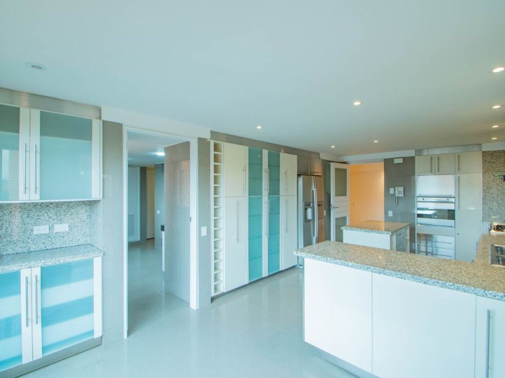 Apartamento de 3 alcobas en arriendo en Chicó Norte, Bogotá, 270 m² · foto 8 de 20