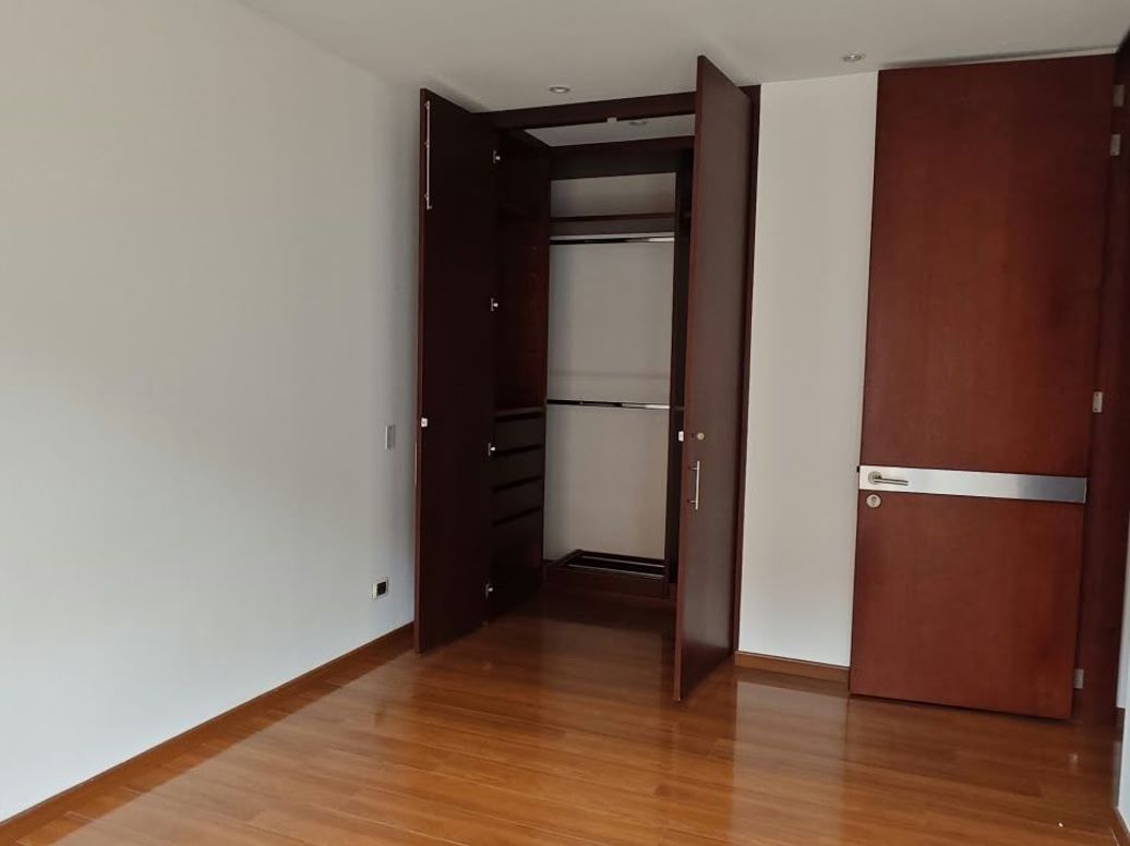 Apartamento de 1 alcoba en venta en Los Rosales, Bogotá, 60 m² · foto 7 de 20