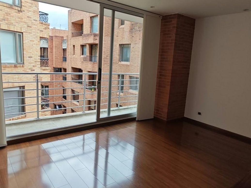 Apartamento de 1 alcoba en venta en Los Rosales, Bogotá, 60 m² · foto 3 de 20