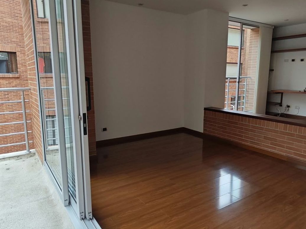 Apartamento de 1 alcoba en venta en Los Rosales, Bogotá, 60 m² · foto 2 de 20