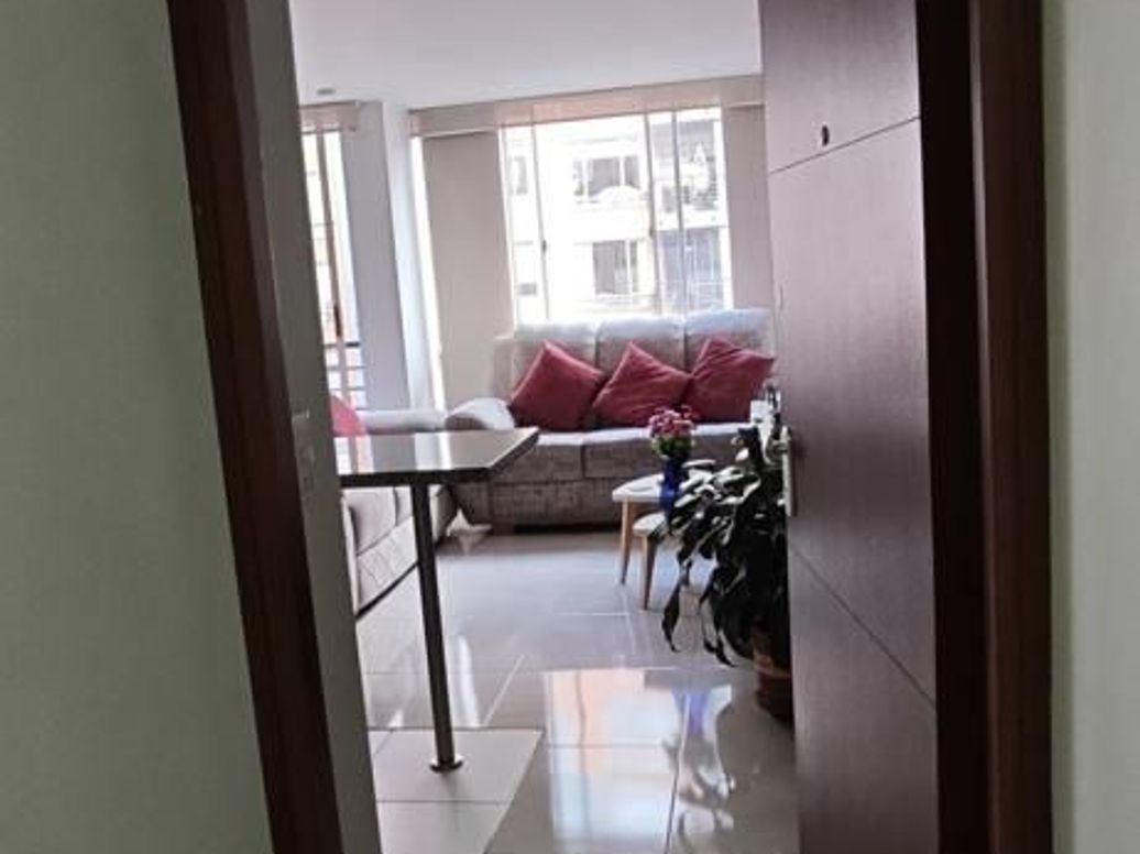 Apartamento de 3 alcobas en venta en Ciudad Techo, Bogotá, 59 m² · foto 2 de 19