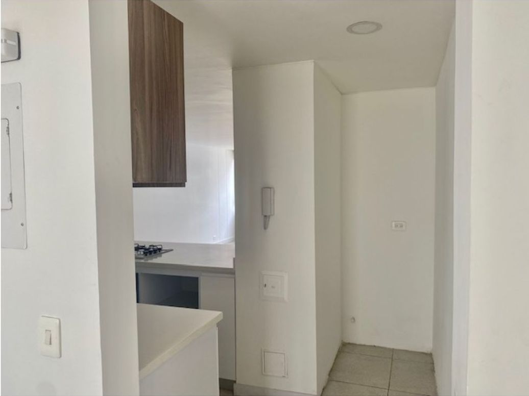 Apartamento de 3 alcobas en arriendo en Cedro Salazar, Bogotá, 79 m² · foto 2 de 16