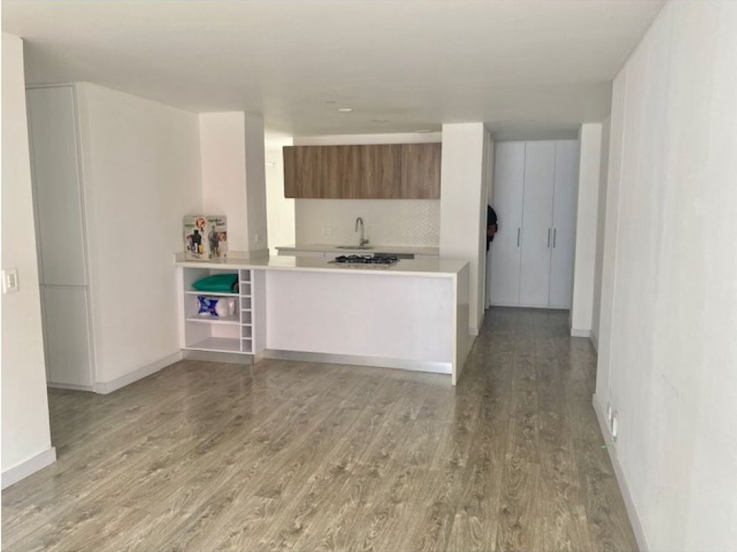 Apartamento de 3 alcobas en arriendo en Cedro Salazar, Bogotá, 79 m² · foto 3 de 16