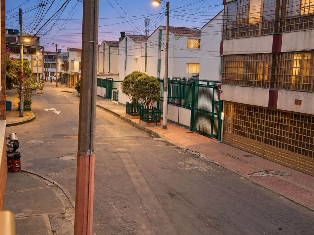Casa de 5 alcobas en venta en Villa Alsacia 2, Bogotá, 300 m² · foto 19 de 20