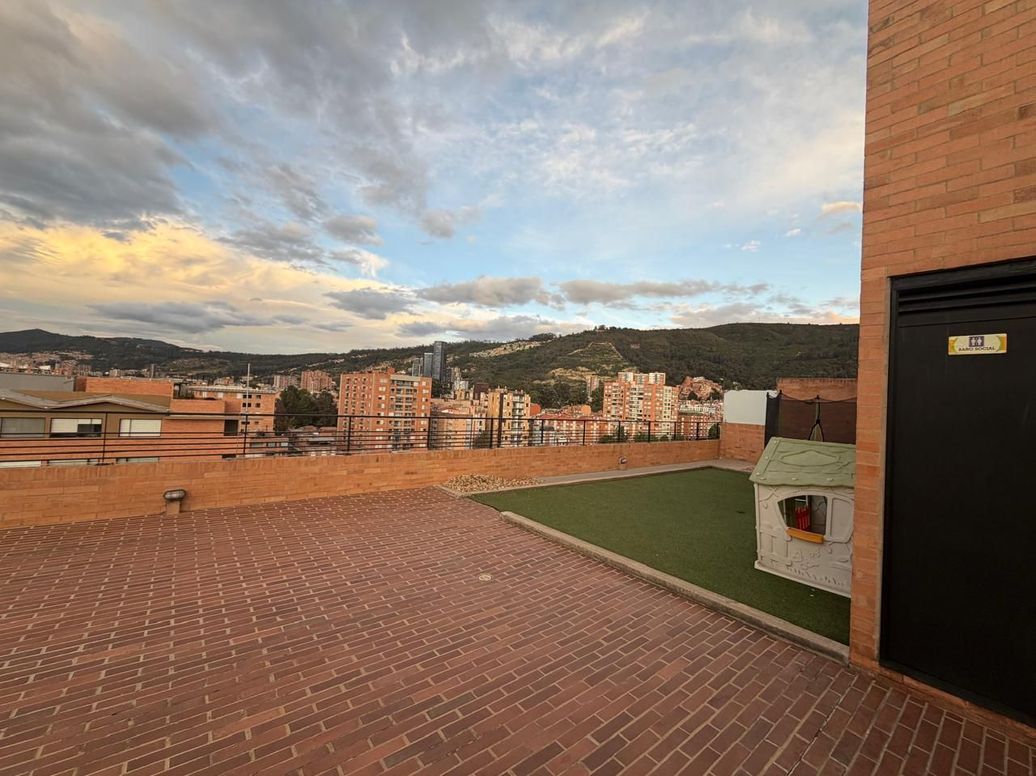 Apartamento de 2 alcobas en venta en Caobos Salazar, Bogotá, 82 m² · foto 18 de 20