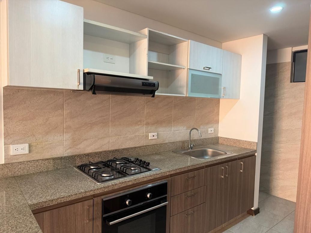 Apartamento de 2 alcobas en venta en Caobos Salazar, Bogotá, 82 m² · foto 11 de 20
