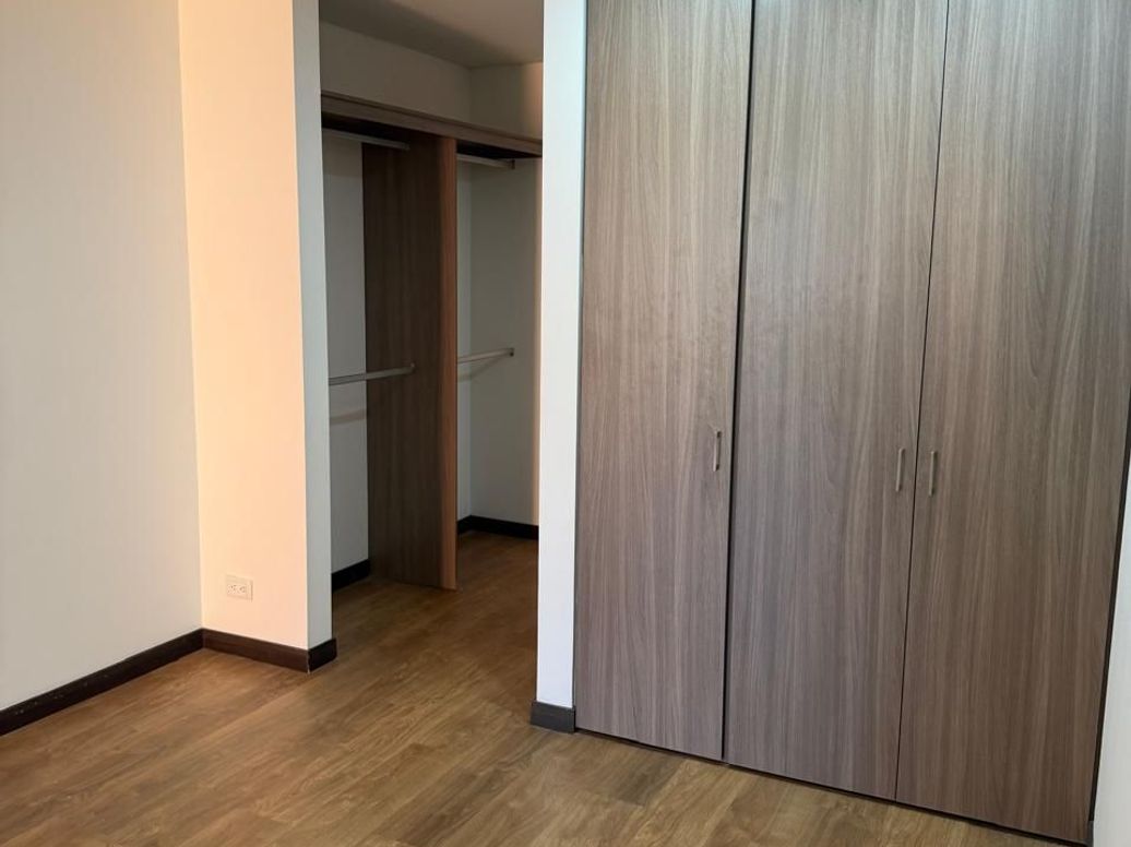 Apartamento de 2 alcobas en venta en Caobos Salazar, Bogotá, 82 m² · foto 7 de 20