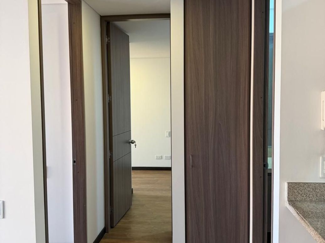 Apartamento de 2 alcobas en venta en Caobos Salazar, Bogotá, 82 m² · foto 14 de 20