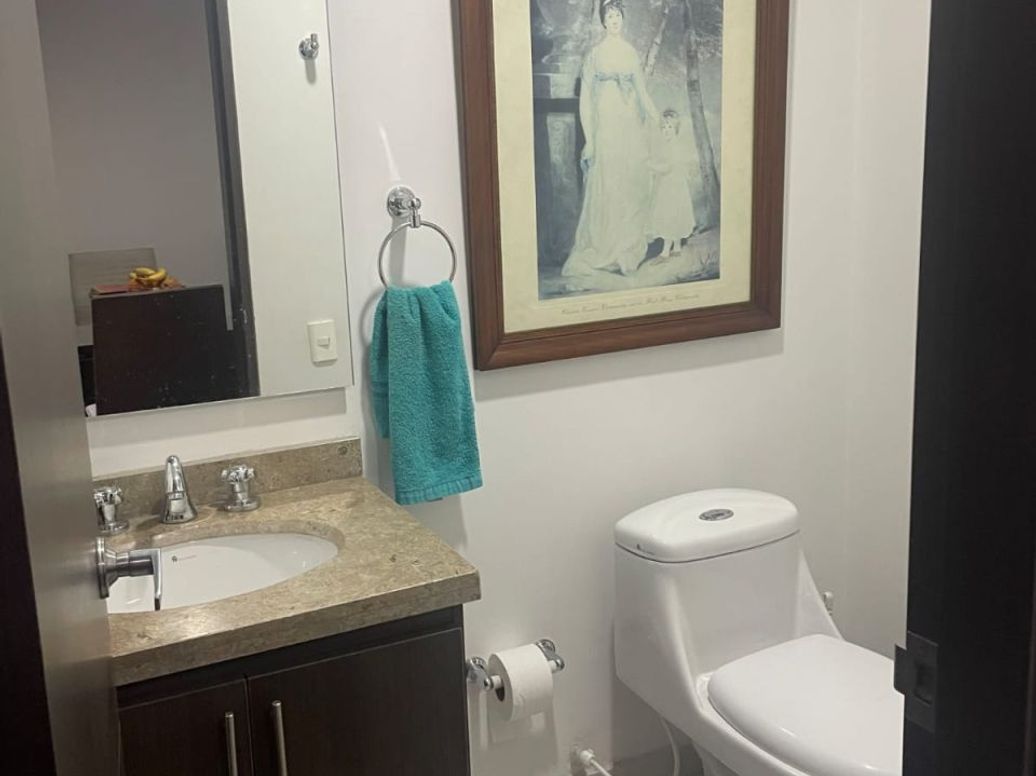 Apartamento de 3 alcobas en arriendo en Cedro Narvaez, Bogotá, 112 m² · foto 10 de 20