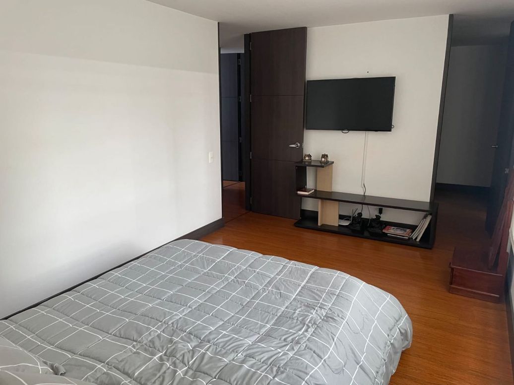 Apartamento de 3 alcobas en arriendo en Cedro Narvaez, Bogotá, 112 m² · foto 4 de 20
