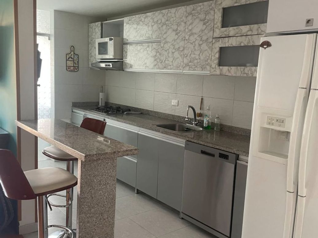 Apartamento de 3 alcobas en arriendo en Cedro Narvaez, Bogotá, 112 m² · foto 9 de 20