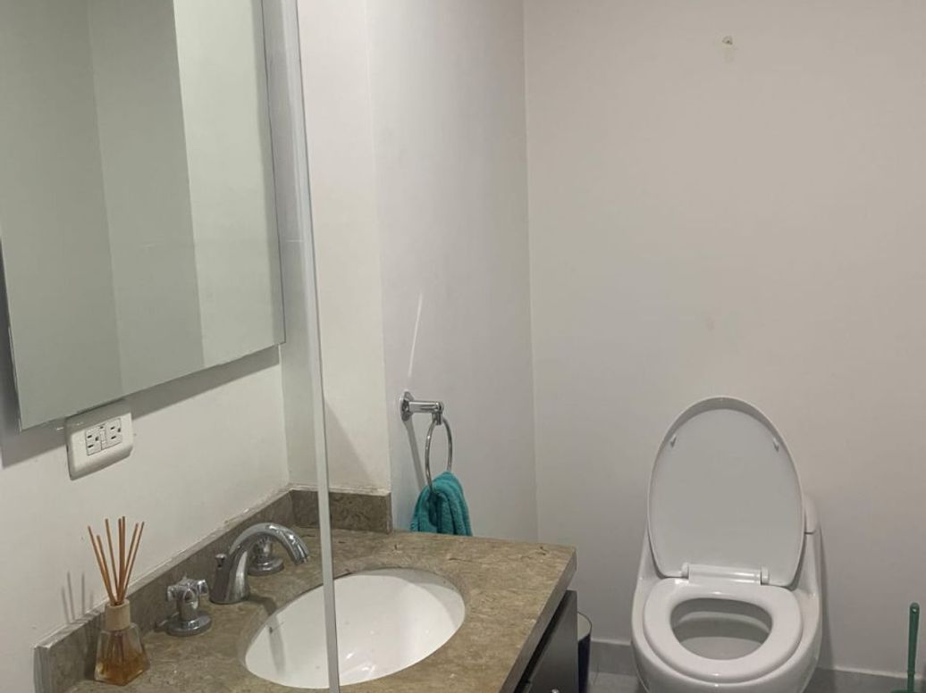 Apartamento de 3 alcobas en arriendo en Cedro Narvaez, Bogotá, 112 m² · foto 8 de 20