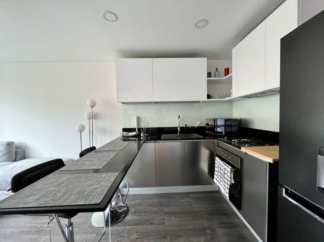 Apartamento de 1 alcoba en arriendo en Santa Barbara Occidental, Bogotá, 57 m² · foto 5 de 16