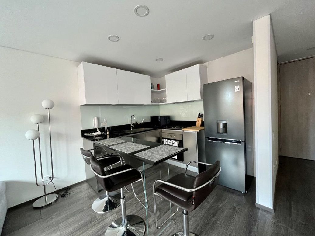 Apartamento de 1 alcoba en arriendo en Santa Barbara Occidental, Bogotá, 57 m² · foto 4 de 16