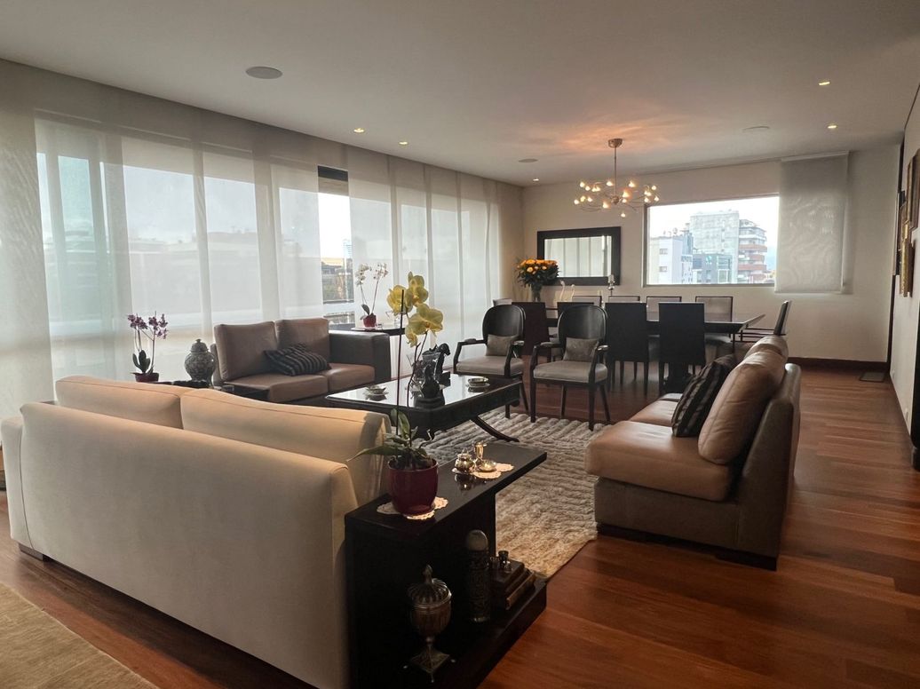 Apartamento de 3 alcobas en venta en Chico Norte Et. Ii, Bogotá, 329 m² · foto 2 de 20