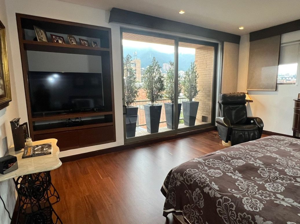 Apartamento de 3 alcobas en venta en Chico Norte Et. Ii, Bogotá, 329 m² · foto 19 de 20