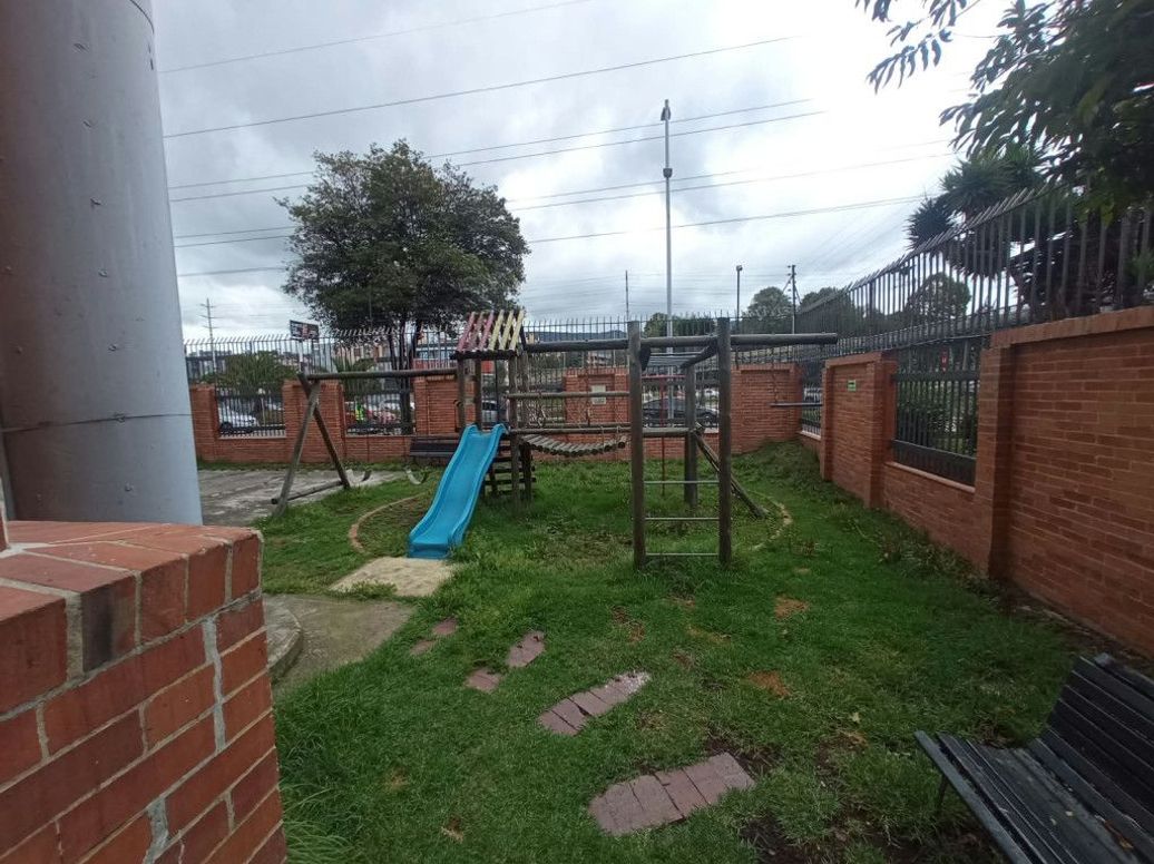Apartamento de 2 alcobas en venta en Prado Veraniego, Bogotá, 65 m² · foto 9 de 13