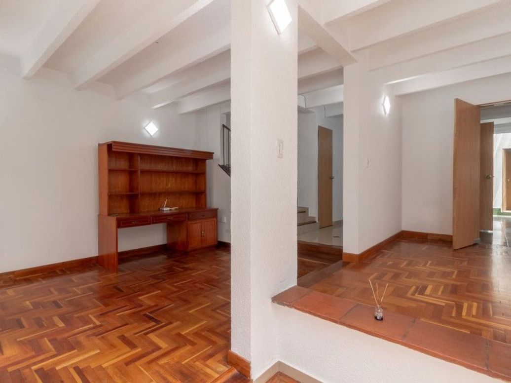 Casa de 4 alcobas en venta en Santa Ana Occidental, Bogotá, 180 m² · foto 3 de 20