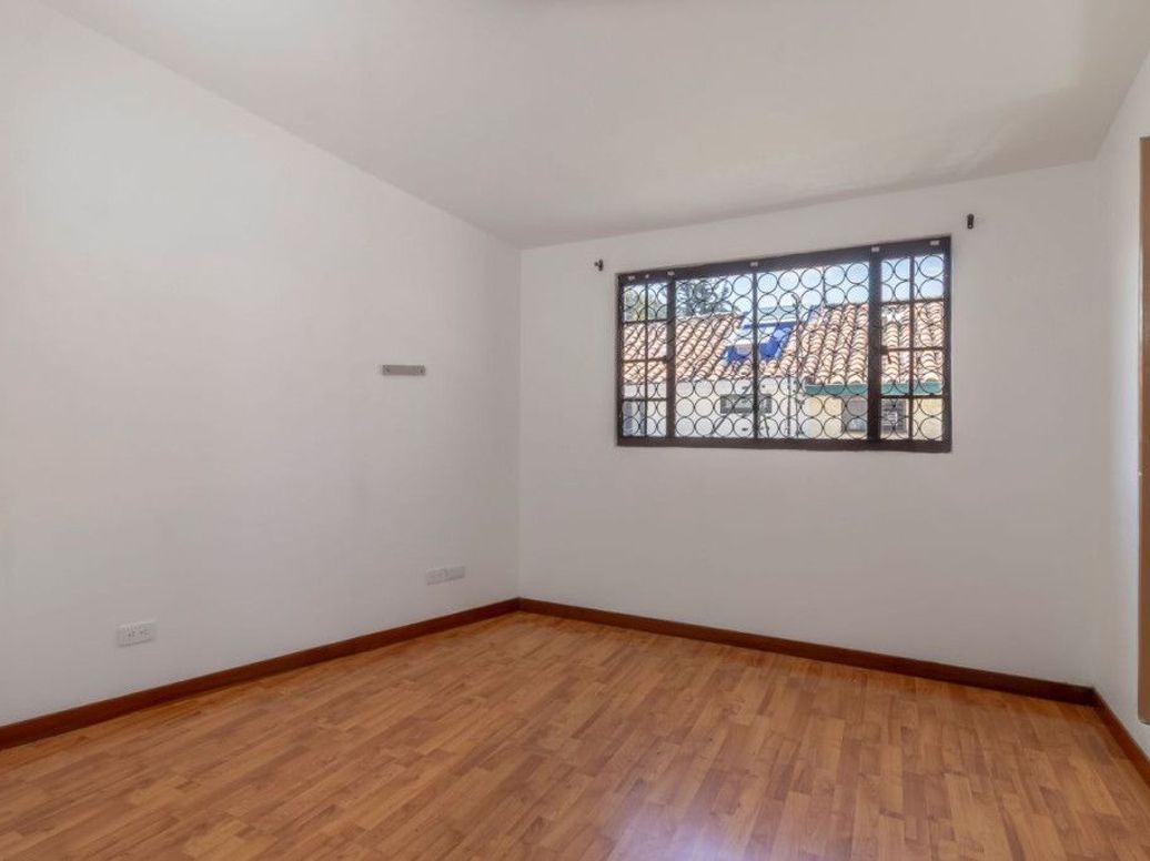 Casa de 4 alcobas en venta en Santa Ana Occidental, Bogotá, 180 m² · foto 11 de 20