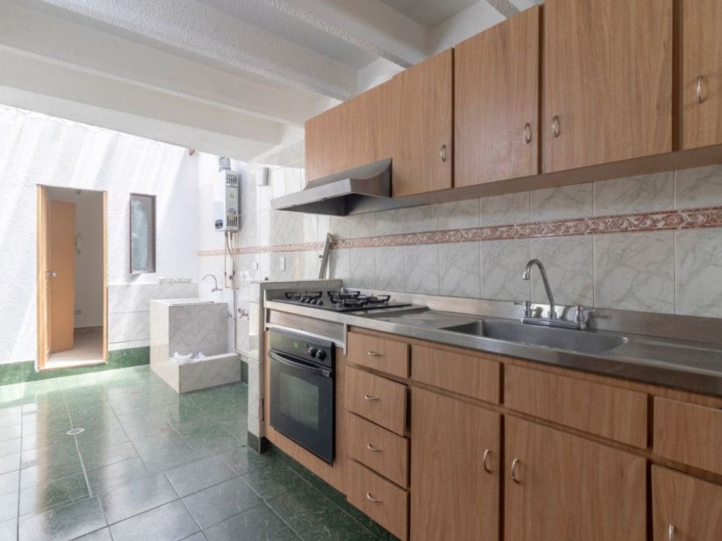 Casa de 4 alcobas en venta en Santa Ana Occidental, Bogotá, 180 m² · foto 7 de 20