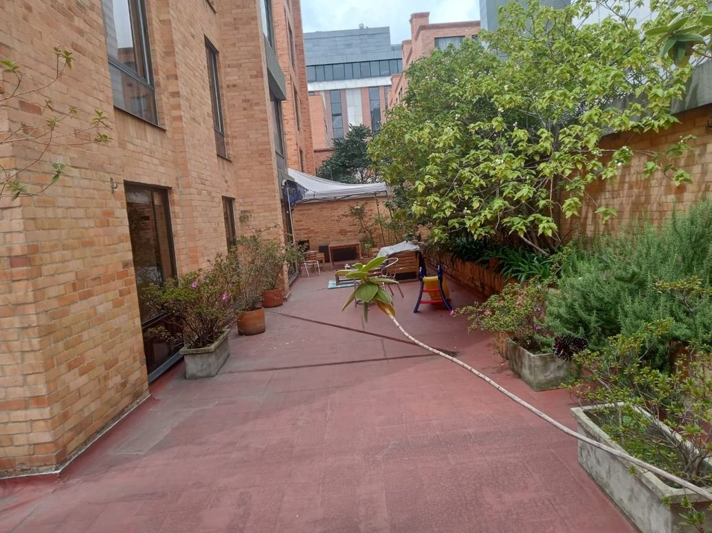 Apartamento de 3 alcobas en arriendo en Chico Norte Et. Iii, Bogotá, 176 m² · foto 5 de 16